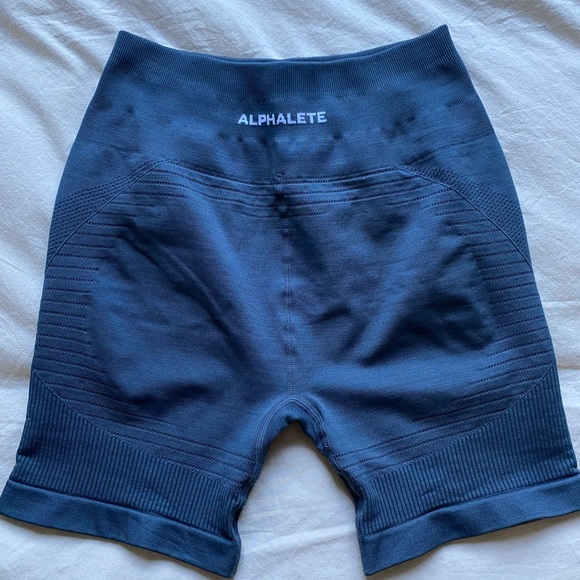 Alphalete Ozone Shorts - Picture 2 of 3
